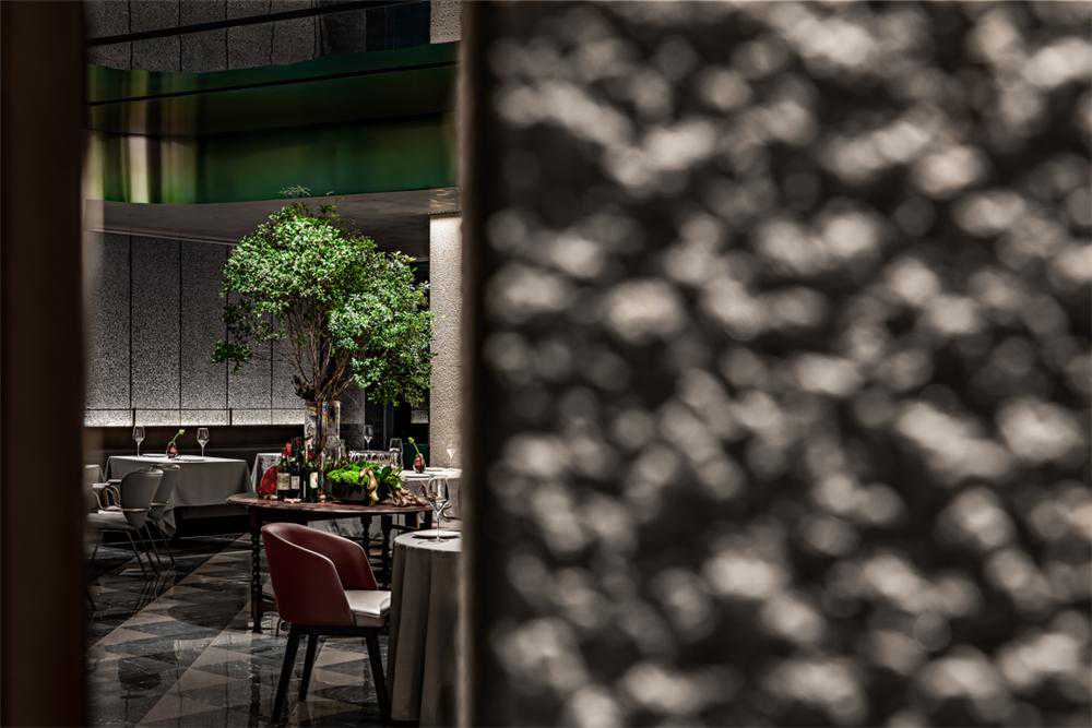 搭猛龙便车，林书豪成第一个夺冠的华裔球员