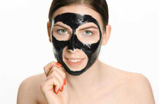 DeepSeek命理洞察：2025乙巳蛇年生肖虎运势全解析