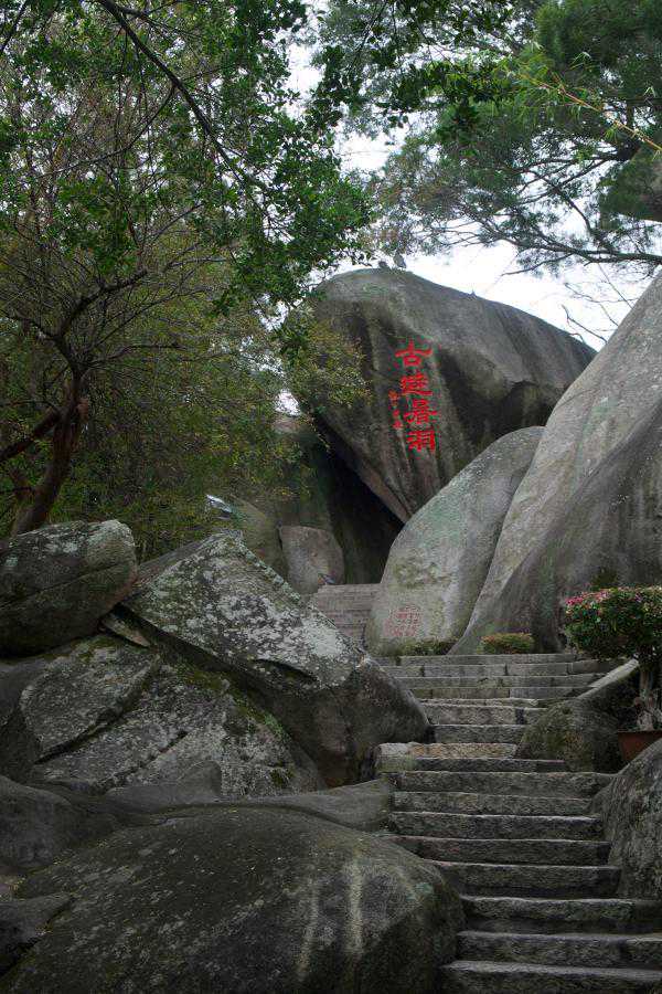 我和卫生女兵激动拉手，干事撞见：我什么也没看见